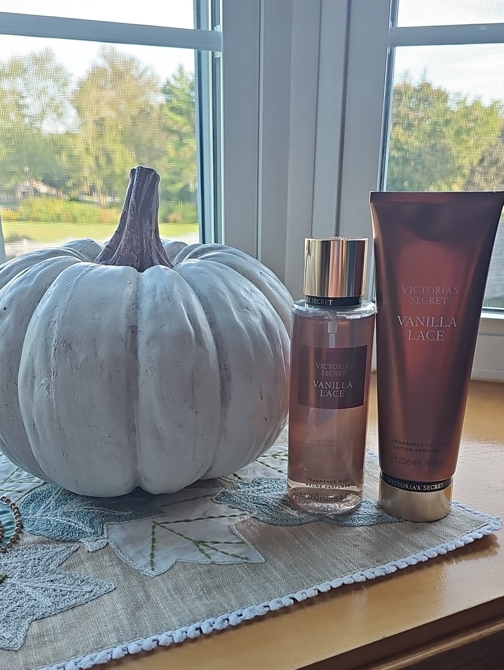 Victoria's Secret Vanilla Lace Fragrance Mist & Body Lotion - Brown